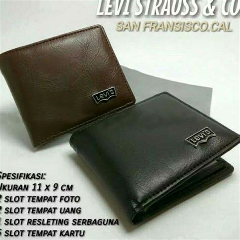 dompet buatan pria.